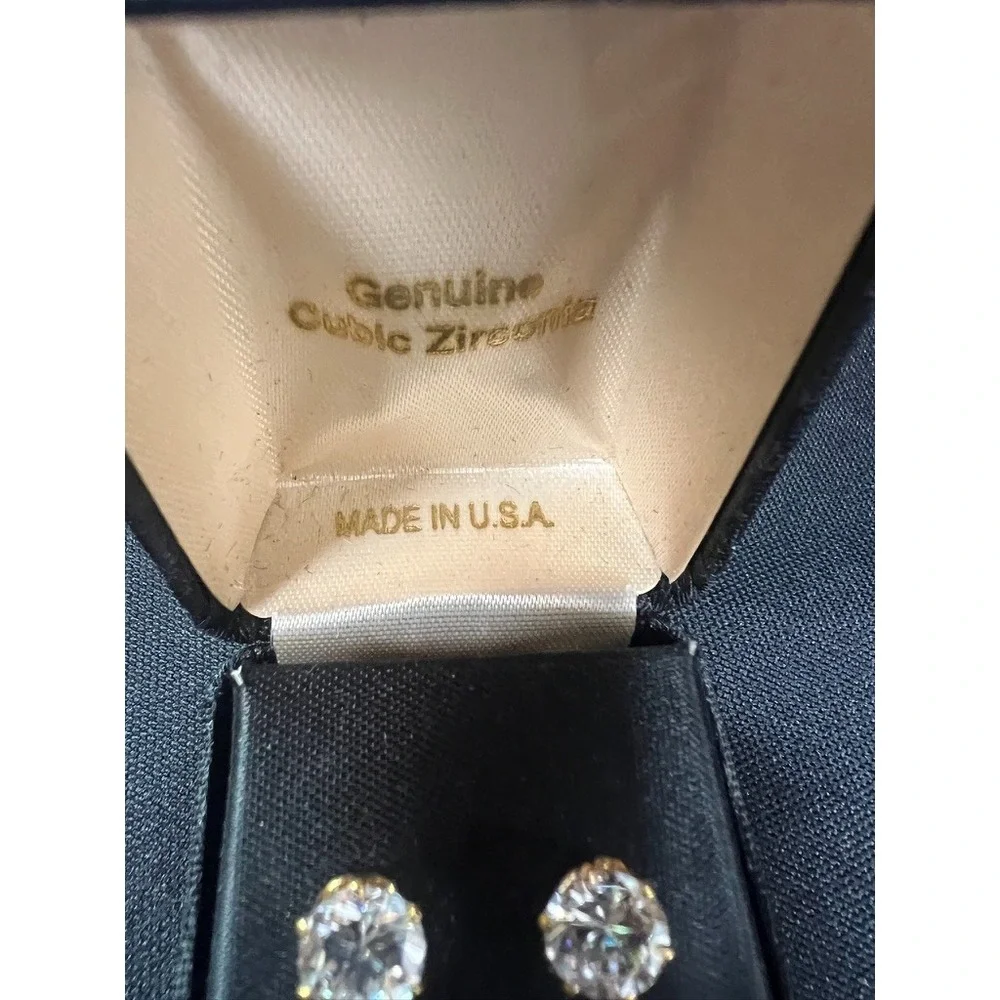 Vintage Genuine Cubic Zirconia Stud Earrings Made in USA Classic Solitaire NOS‎